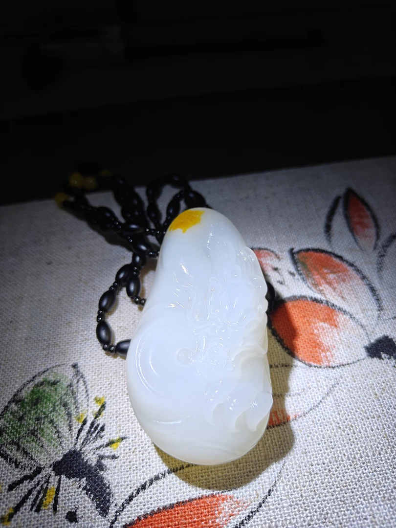 和田玉挂件神龙护主龙行天下颈饰