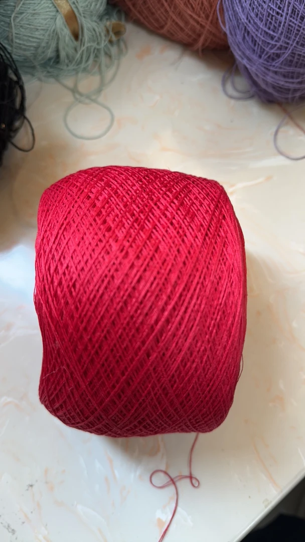 60支真丝手编毛衣用线，一份300克，1份送一个教程