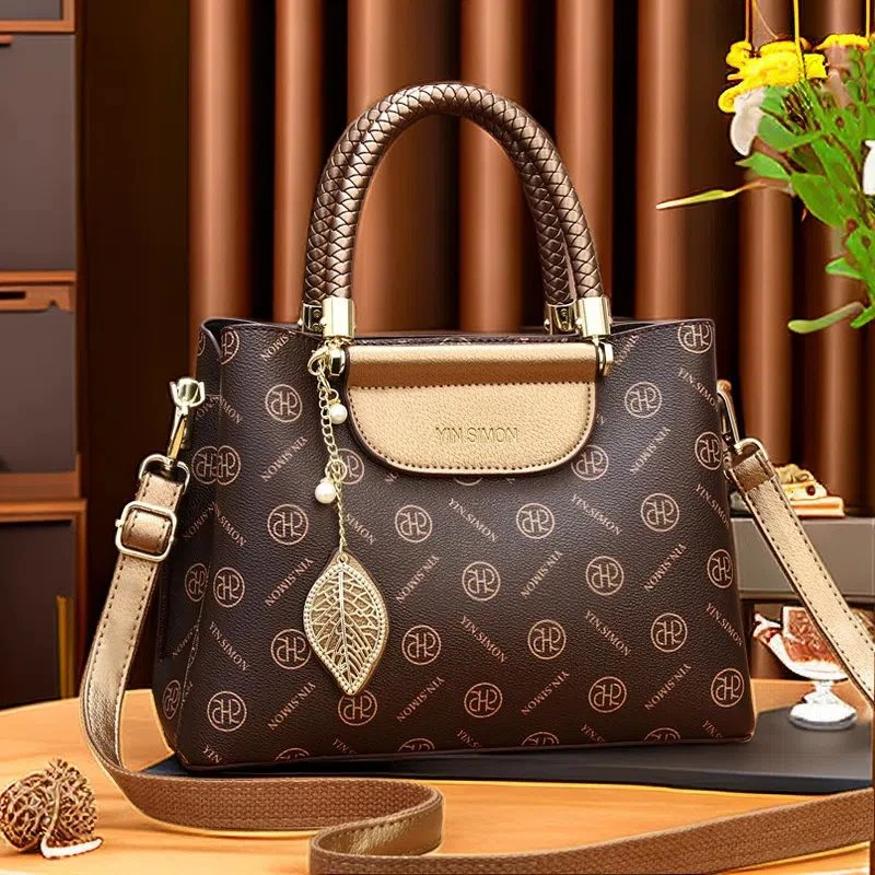 七夕情人节礼物送女生朋友包包老婆妈妈生日实用礼品惊喜礼盒高档