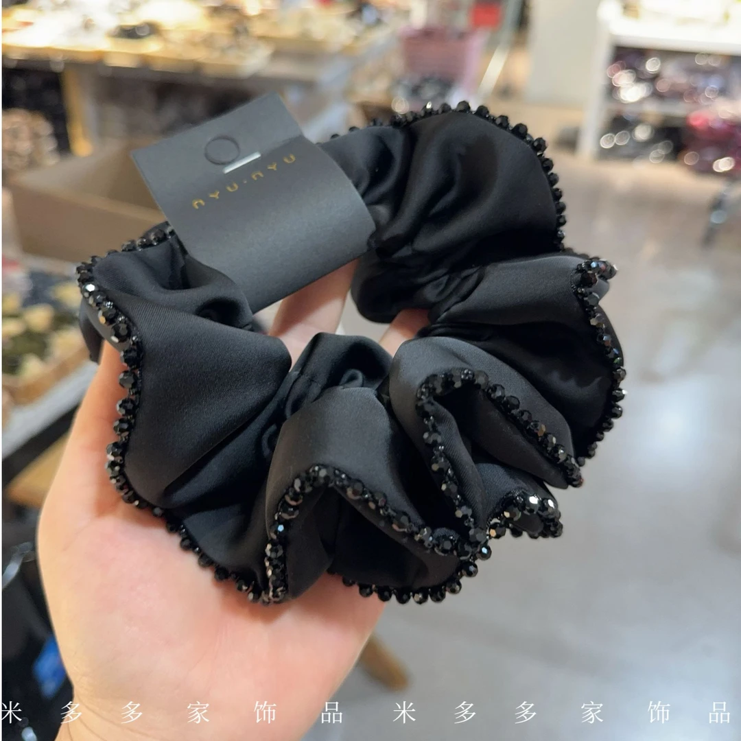 新款气质简约时尚优雅精致黑色水晶缎面皮筋高级感多褶皱发圈头绳