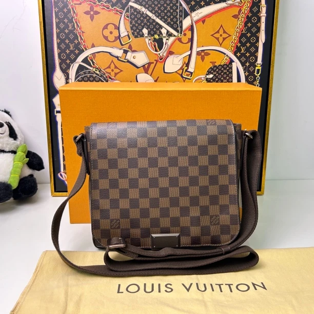 95新 LouisVuitton/路易威登 LV邮差包尺寸：24x22x6编码: 7938155