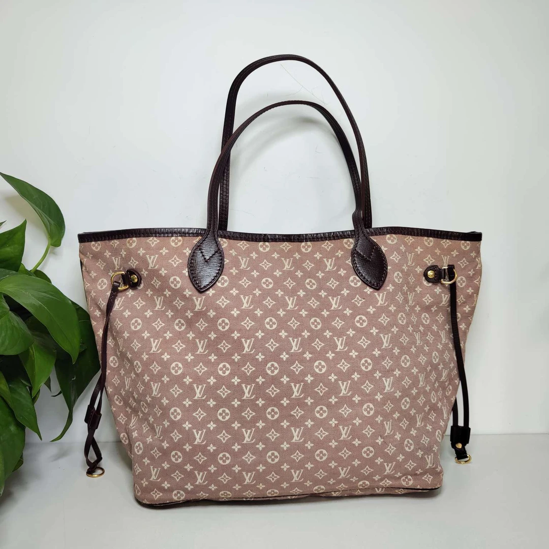 95新 LV LV Neverfull 丹宁单肩包 95新尺寸30*27*14，货号7801066