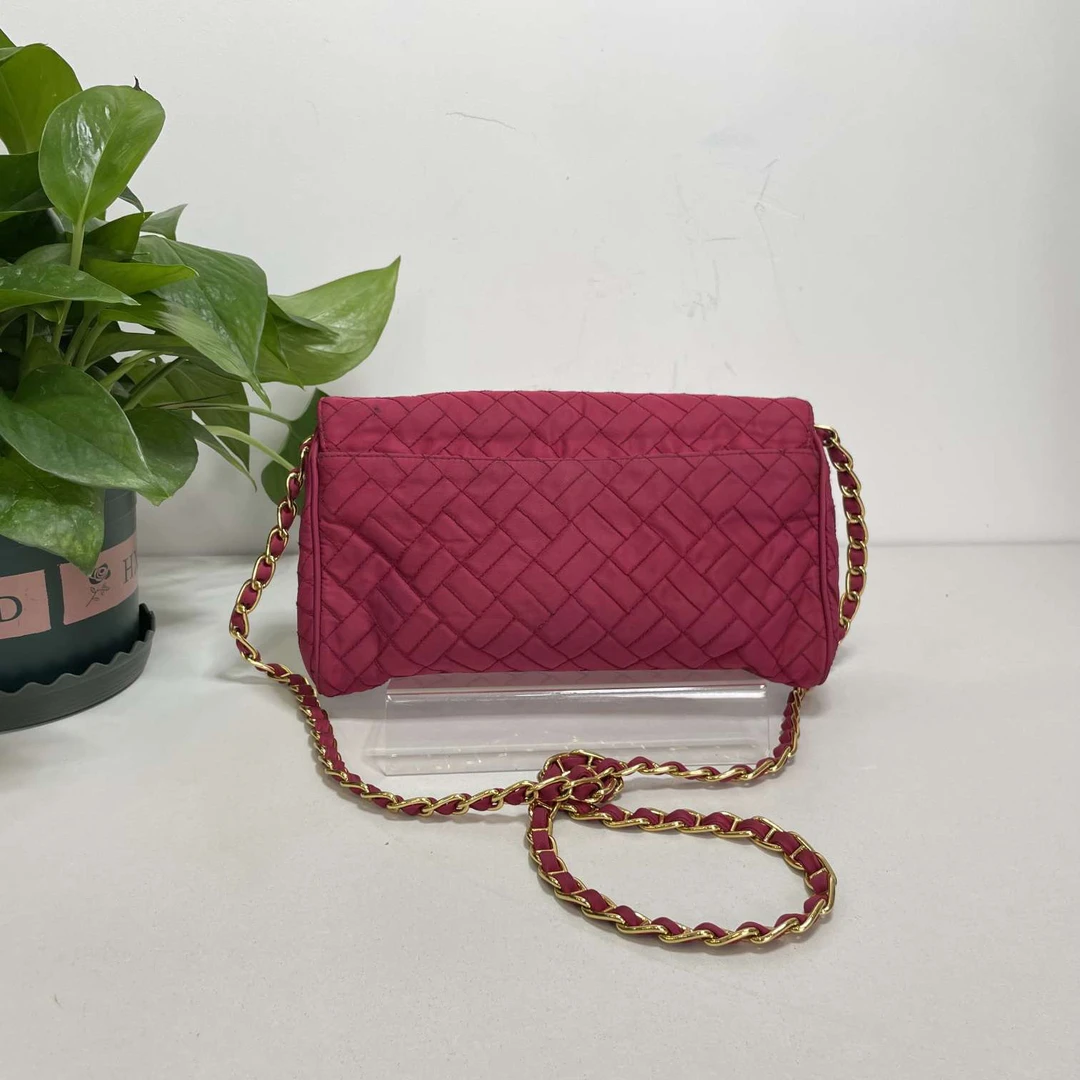 95新 Prada/普拉达 PRADA  斜挎包 尺寸：25x16 编码7799529
