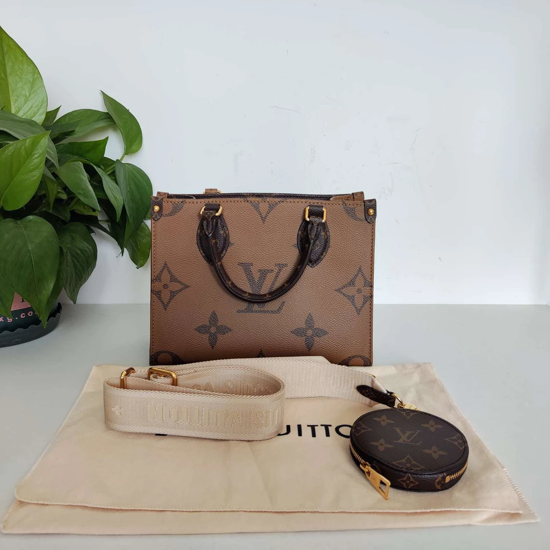 99新 LV Lv on the go mini 芯片款 尺寸25x19x10 编码：7845987