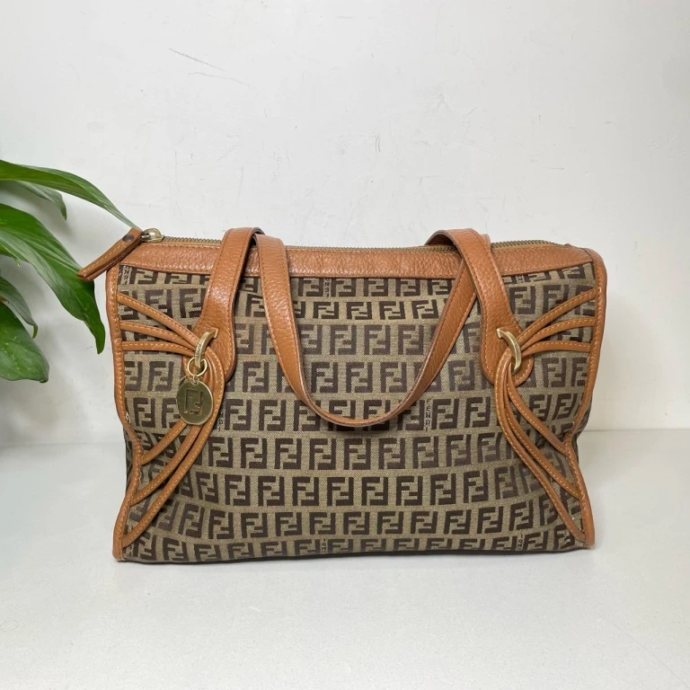 95新 FENDI/芬迪 芬迪老花拼皮单肩包 尺寸：29x19x13编码：7839648