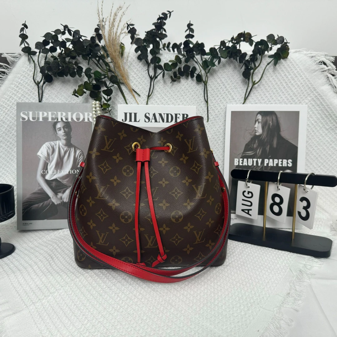 95新 LV 红色水桶，17年尺寸26x26x14.5，【中古精选】 7760298