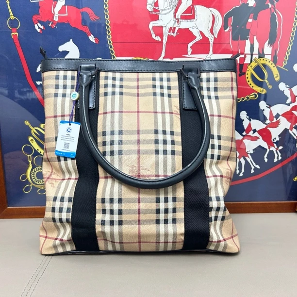 95新 BURBERRY/博柏利 战马格手提包 尺寸34x11x36 8486286