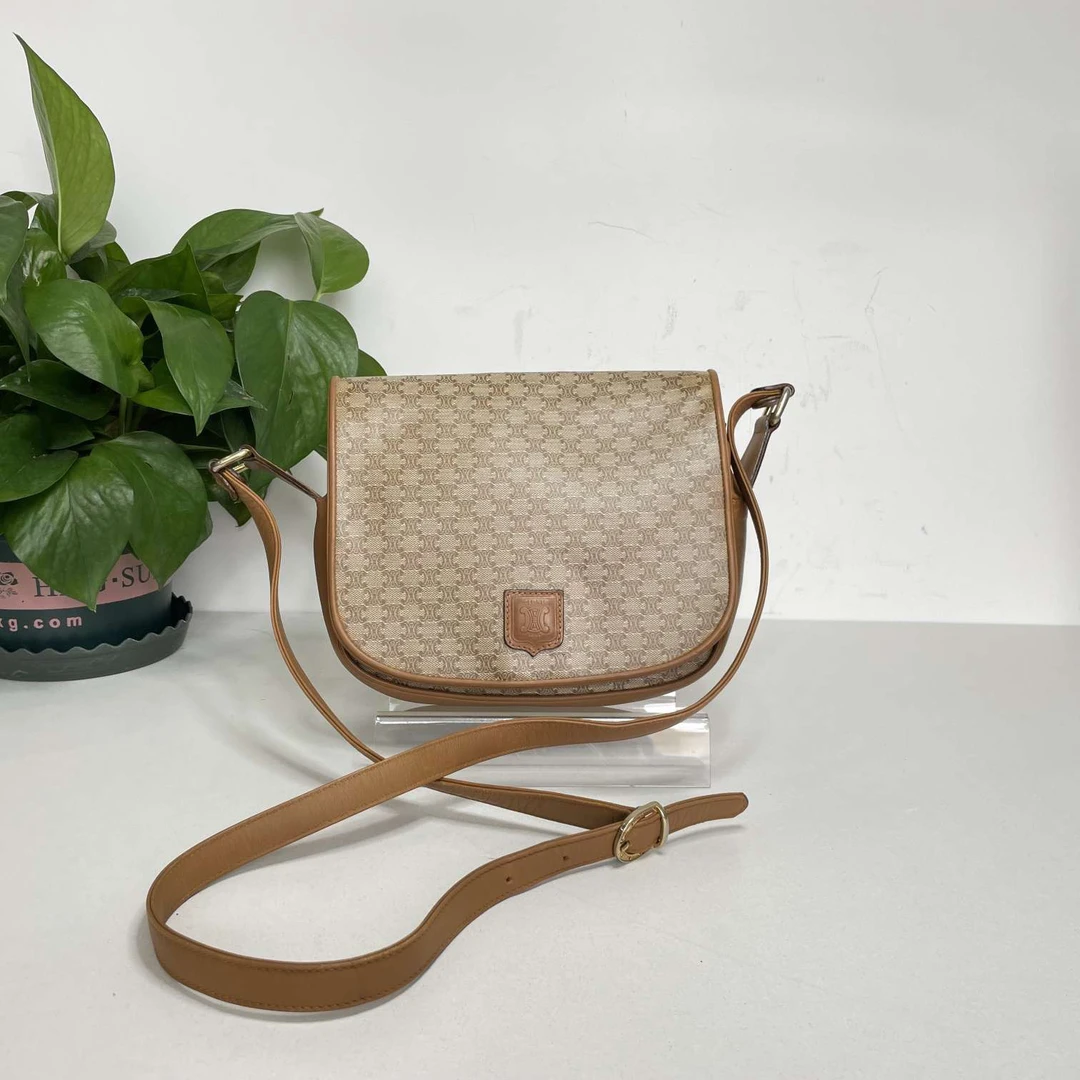 95新 Celine/思琳 瑟琳中古单肩  尺寸：21x17x6编码: 7833557