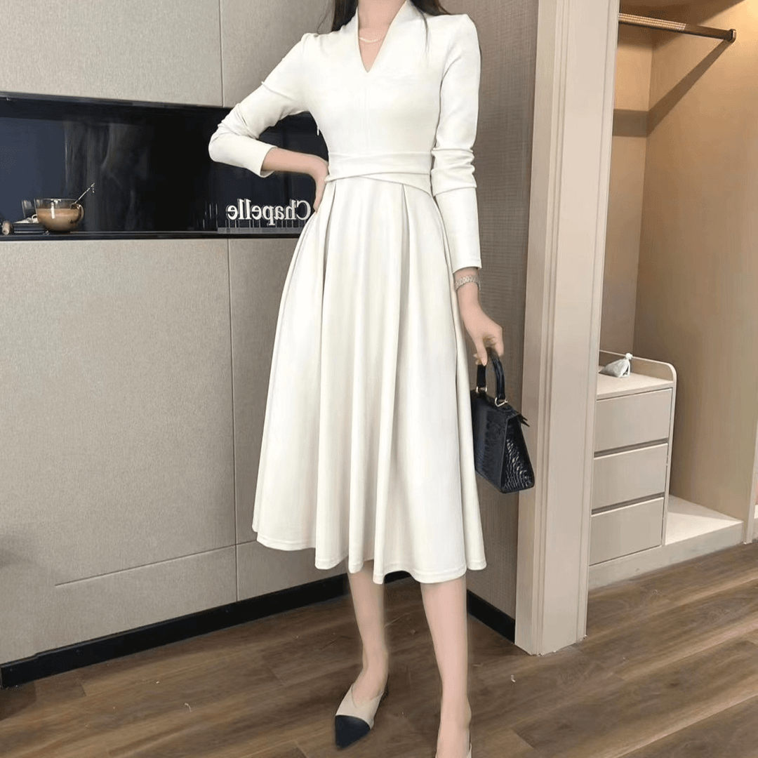 拉夏贝尔/2023秋冬赫本风高级感凡尔赛森系加厚款连衣裙 6795 YQJ