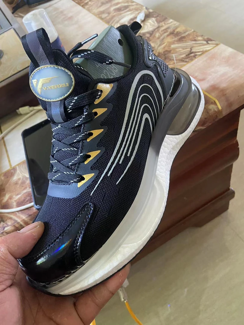 晋江运动休闲鞋男款时尚夏季透气潮鞋百搭男士黑色跑步黑白减震