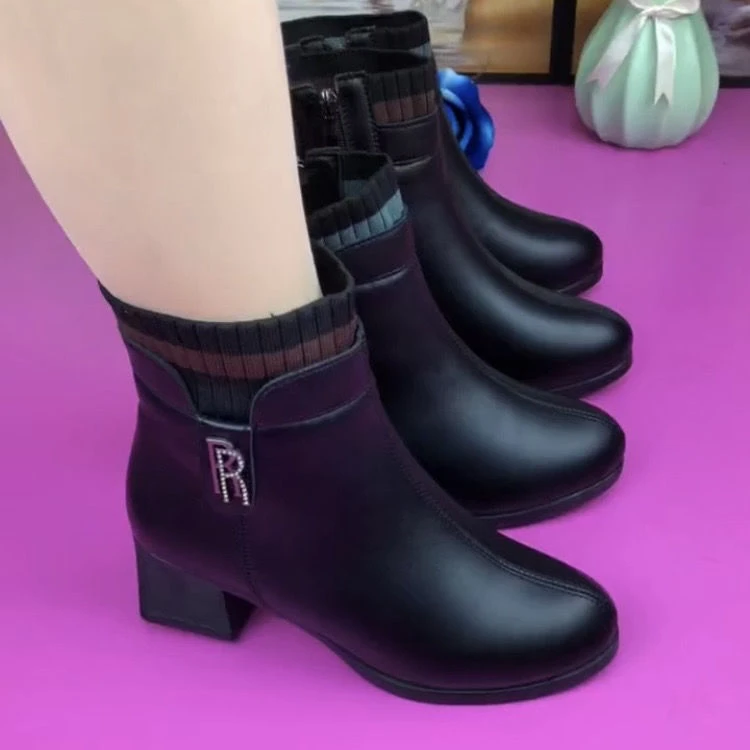 棉靴短靴女2025冬季新款妈妈女士加绒保暖中跟马丁靴软底防滑皮靴