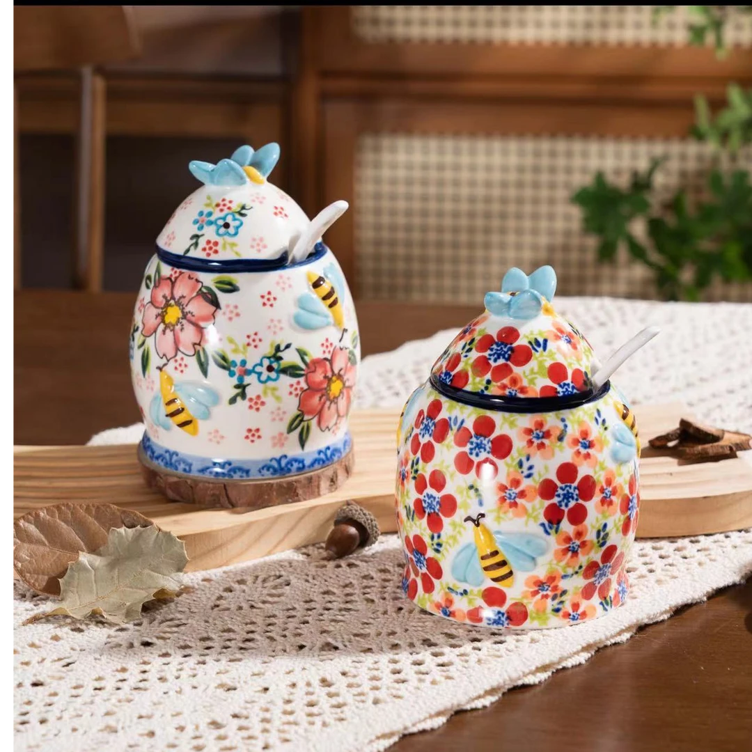 手绘浮雕波兰釉下彩三色花黛玉油泼辣子罐调味罐