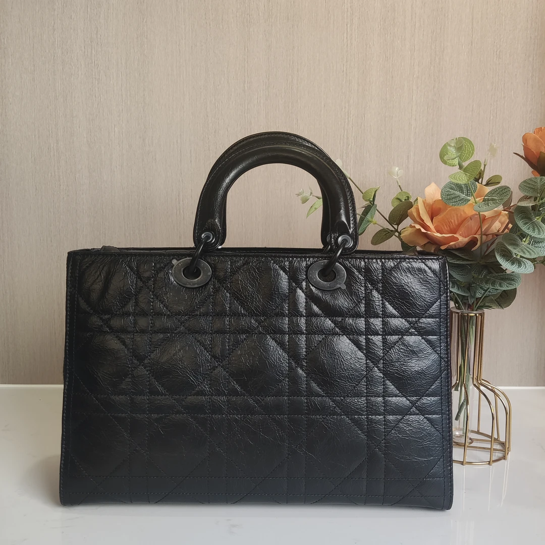 TUS【S级】黑色褶皱牛皮手提托特时尚百搭包包女款通勤M10051L