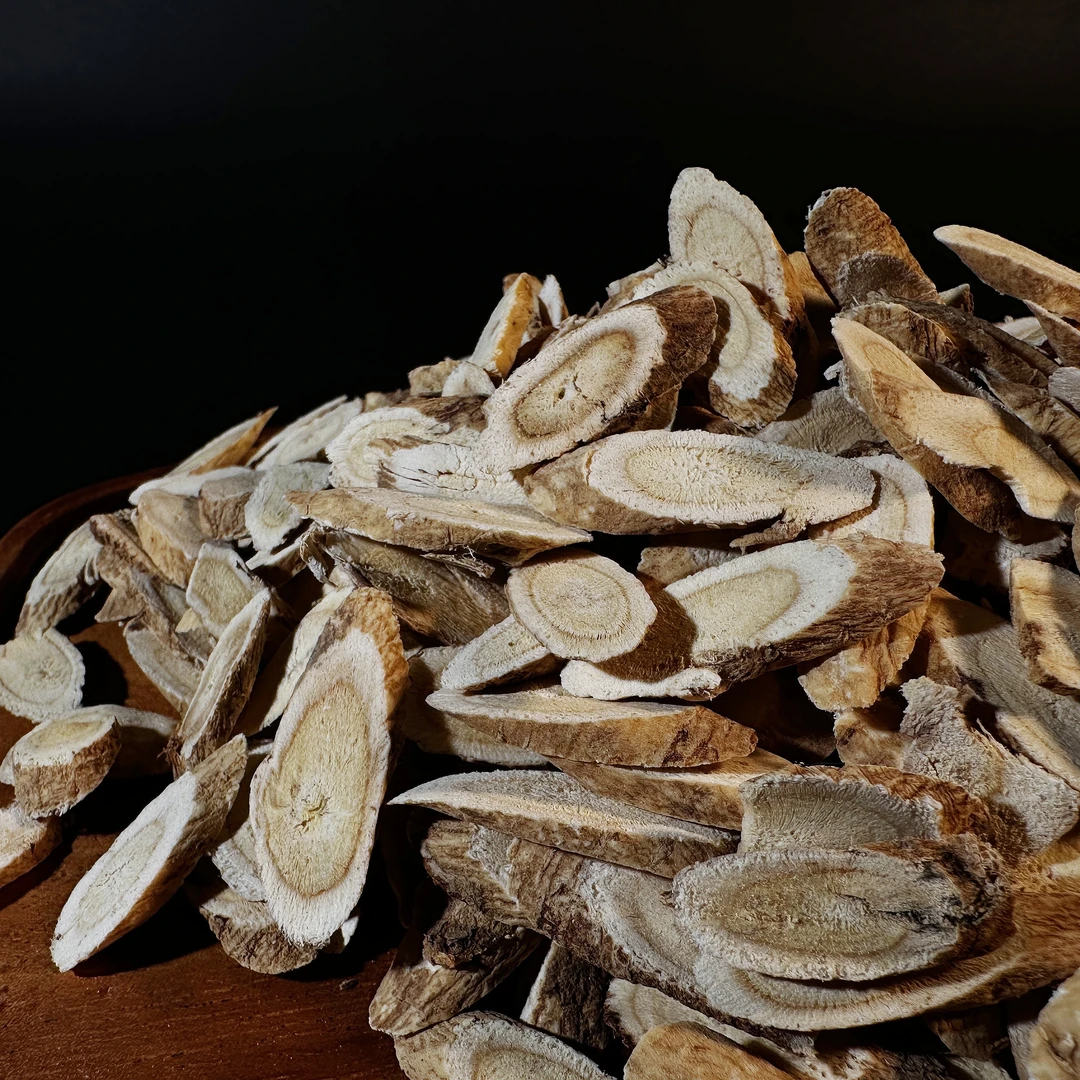 黄芪正品无硫挑选黄氏北芪片搭配枸杞