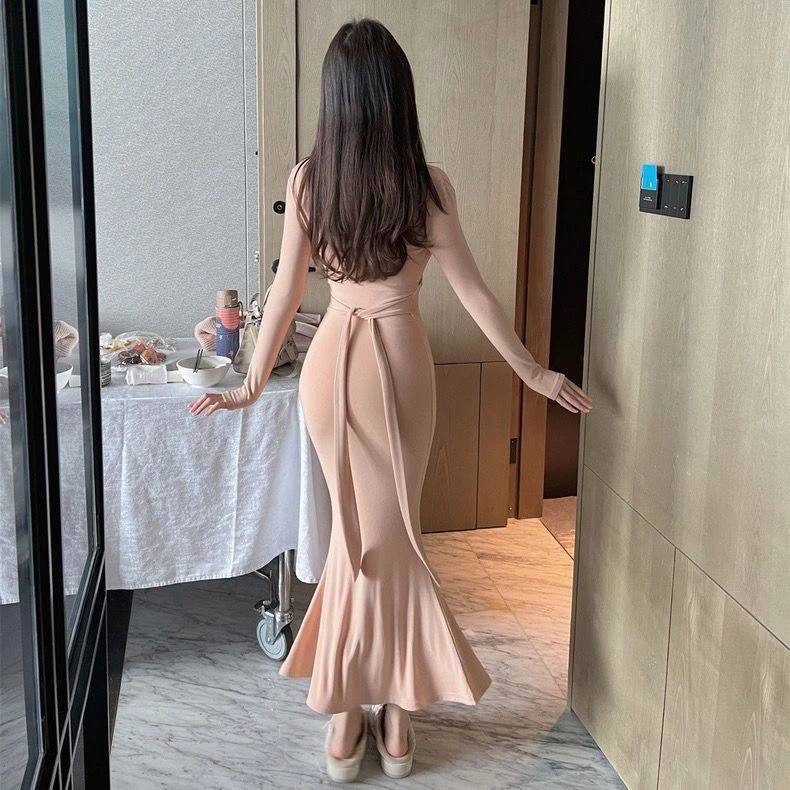 2023新款性感连衣裙女收腰包臀v领显瘦修身显瘦收腰打底内搭长裙