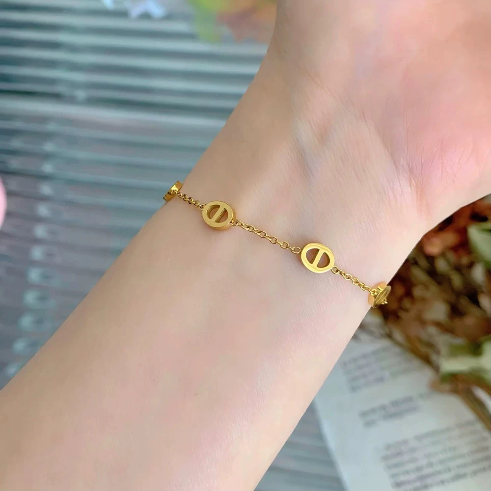 钛钢手链 1185冷淡风猪鼻子手链百搭日常精致细版手链时尚不掉色