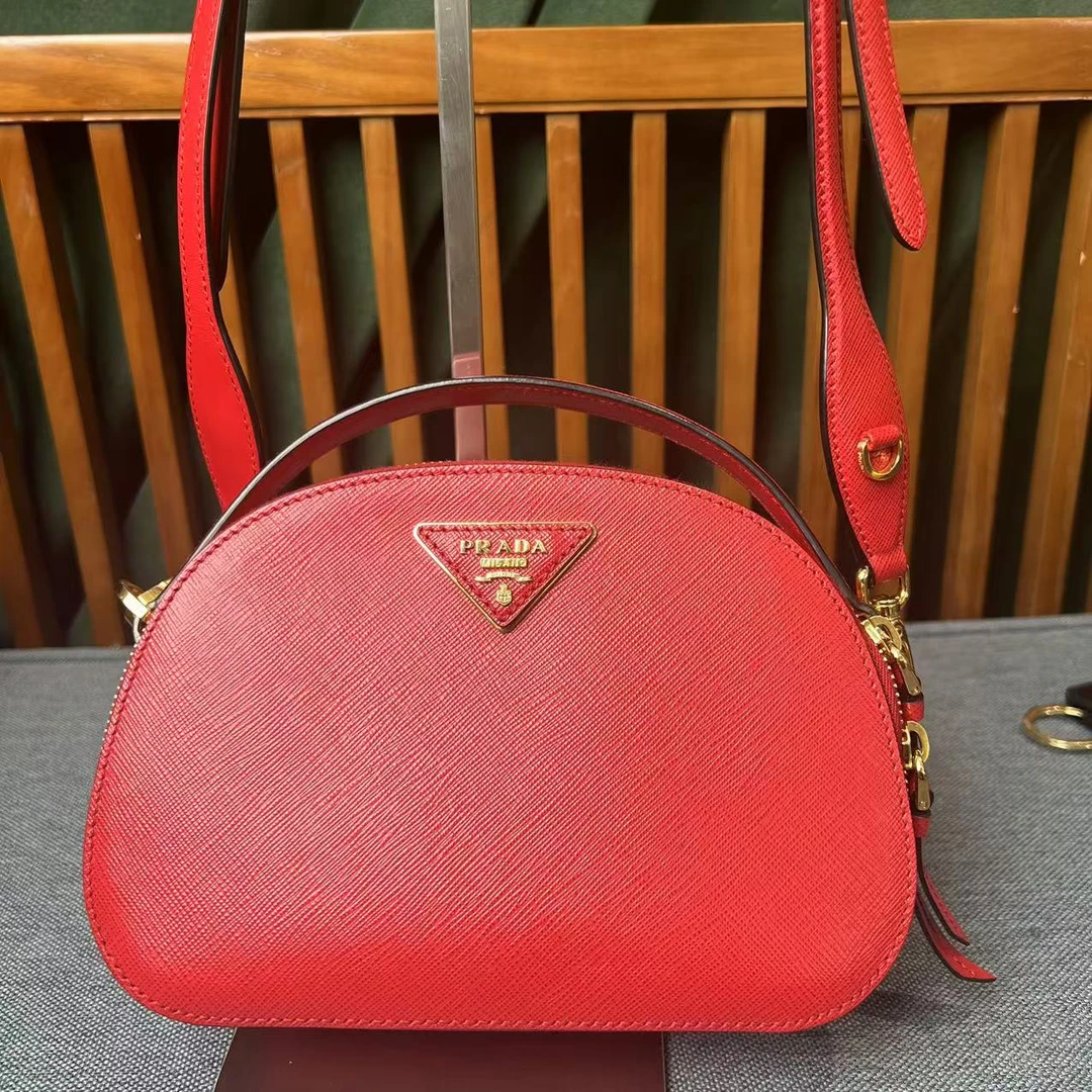 99新 Prada/普拉达 普拉达贝壳包