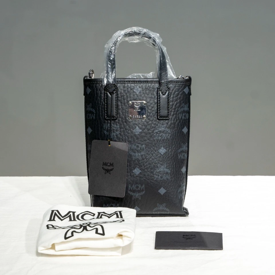 全新未使用 MCM 单肩薯条包  000042   尺寸：15*20.5*4.5