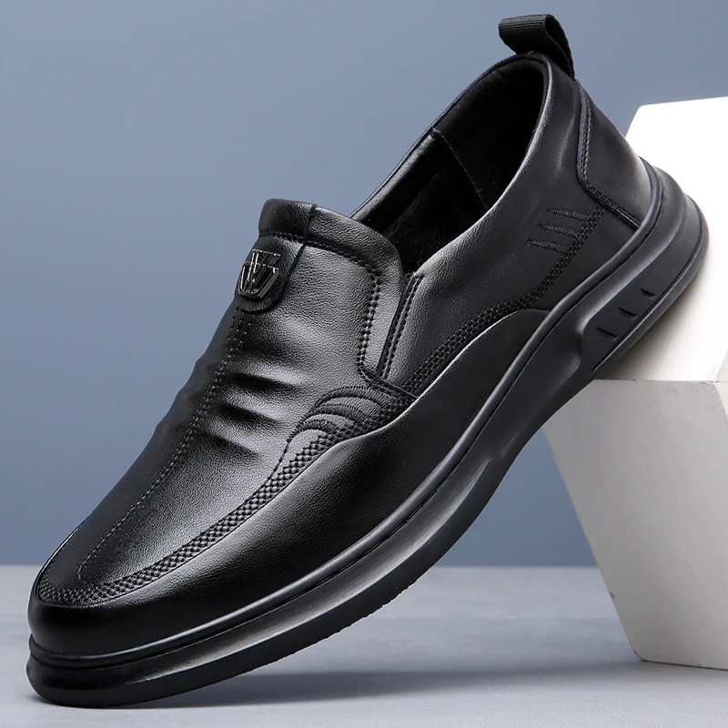 男士休闲皮鞋软底防滑一脚蹬中老年皮鞋男透气软皮套脚中年爸爸鞋