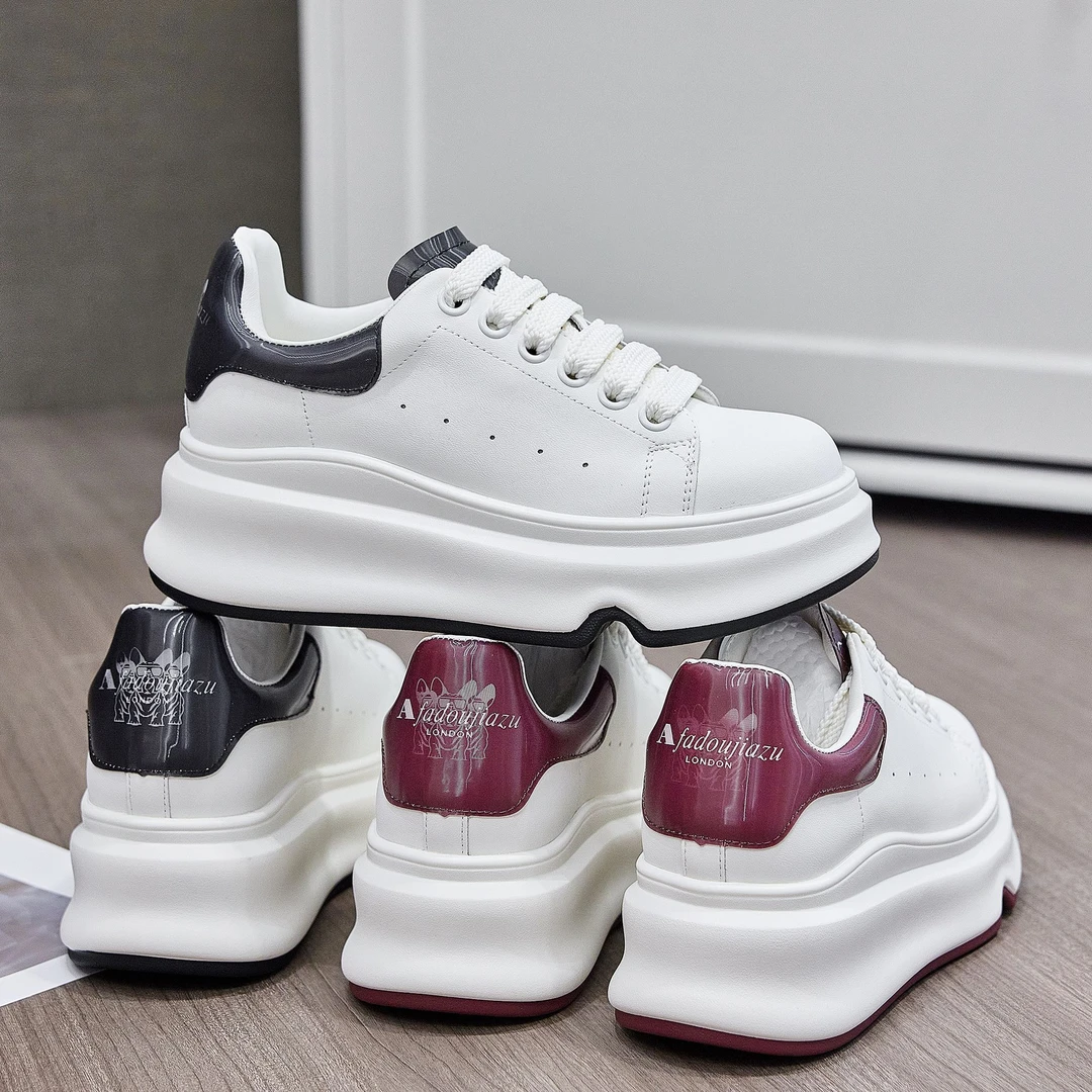 秋冬新品经典时尚百搭休闲女鞋软底个性气质冷粘工艺9076-1