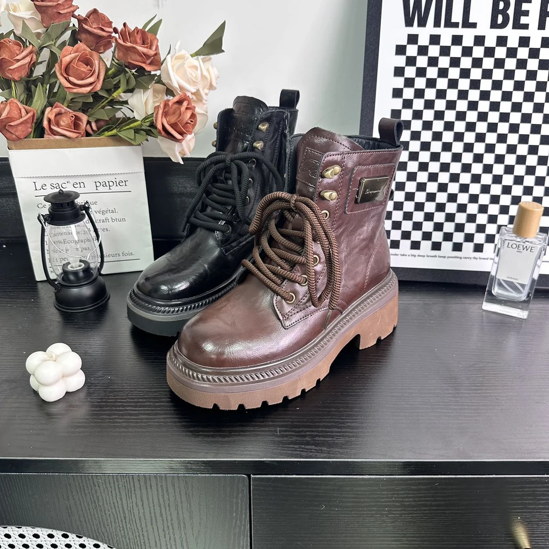 秋冬新款时尚休闲女鞋英伦风复古马丁靴冷粘工艺舒适887