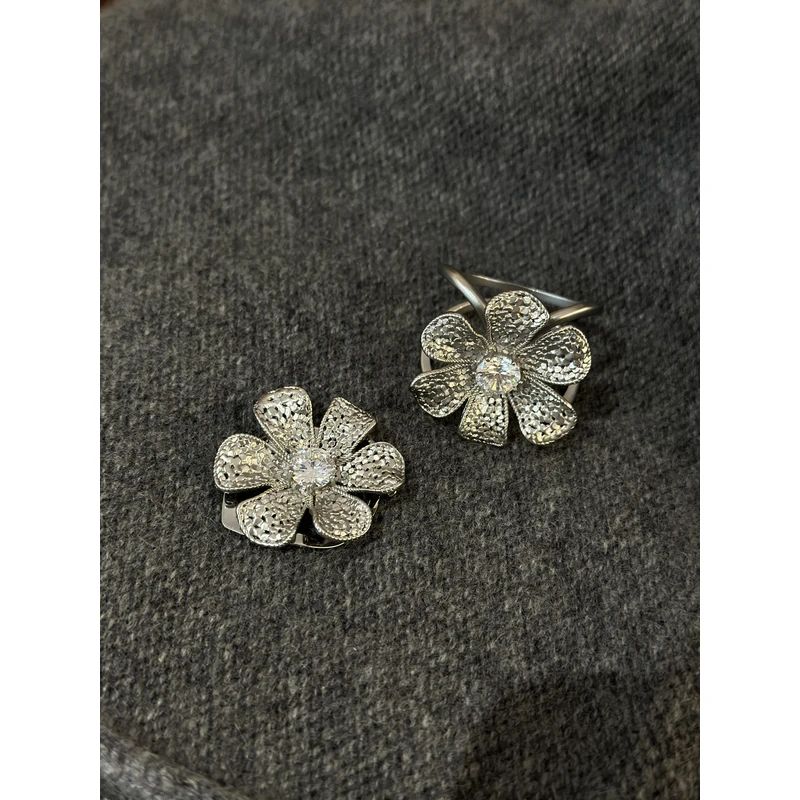 【花朵丝巾扣】丝巾百搭单品！精致时尚设计款多功能丝巾扣