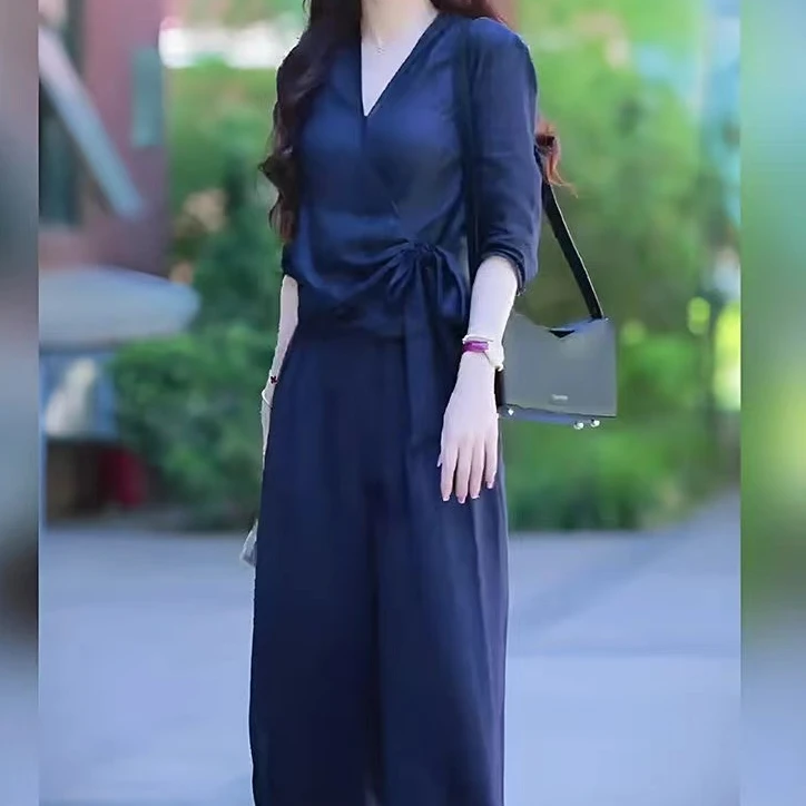 复古赫本风纯色V领上衣宽松阔腿裤两件套度假风简约时尚两件套装