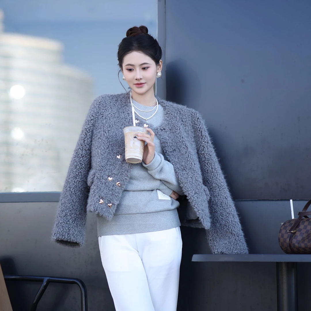 秋冬加厚保暖羊毛圆领短外套小个子女毛毛衣8-TTJS281001