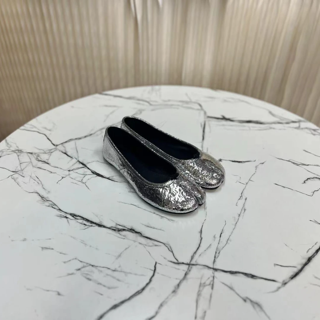 老王甄选 2024银色羊皮爆裂纹女士分趾鞋真皮大底