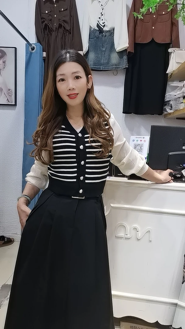 2024新款弹力可开扣针织衫