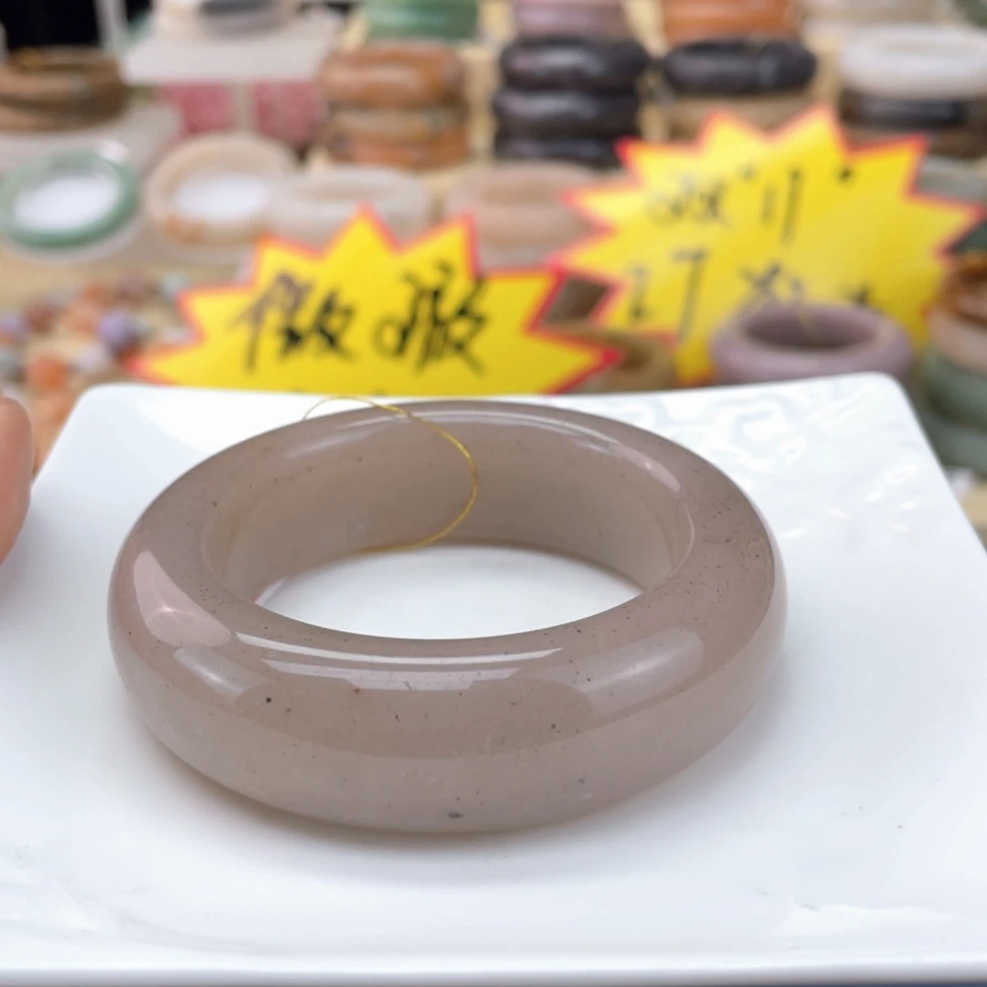 【闪购商品】石英质玉手镯未镶嵌