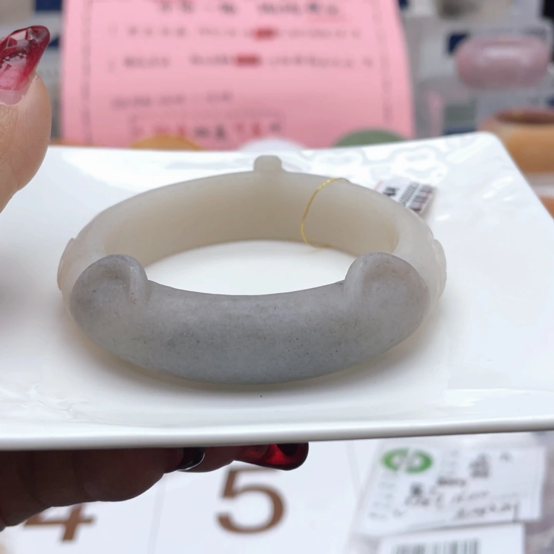 【闪购商品】石英质玉手镯未镶嵌晨*