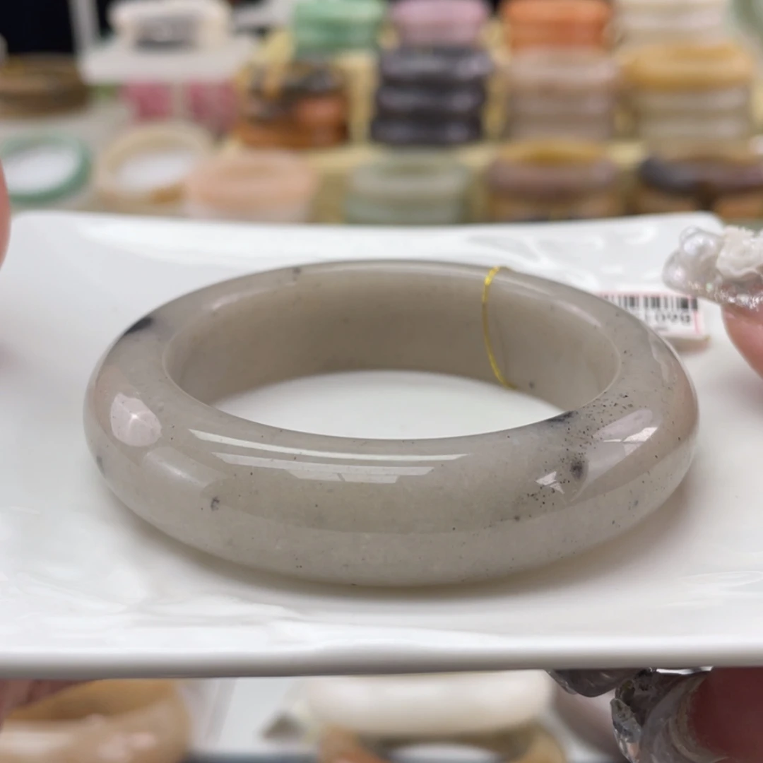 【闪购商品】石英质玉手镯未镶嵌米*