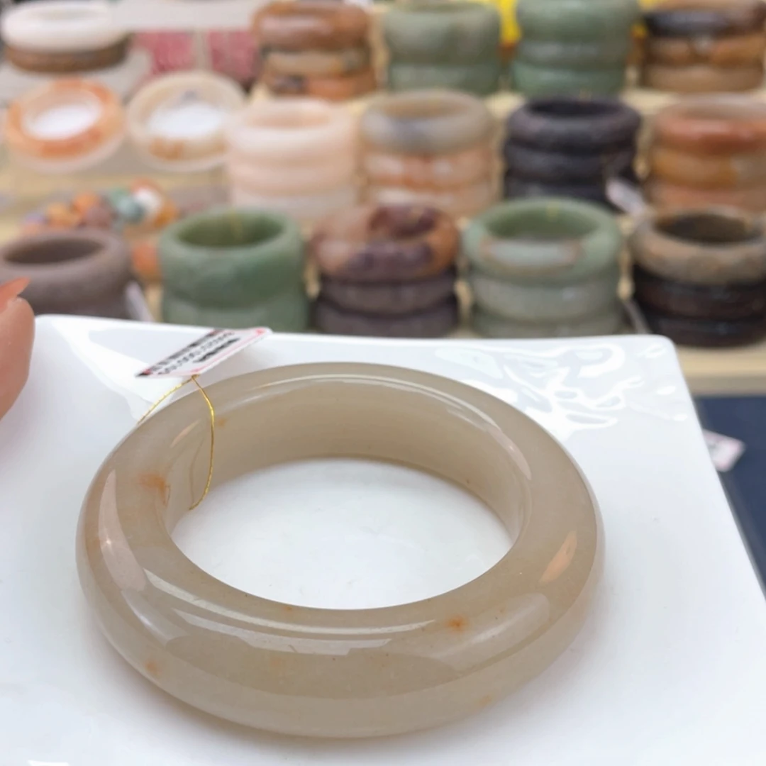 【闪购商品】石英质玉手镯未镶嵌