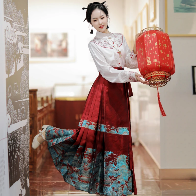 长歌星汉-【万里长城】马面裙 重工刺绣国风秋冬新款百搭点翠明制