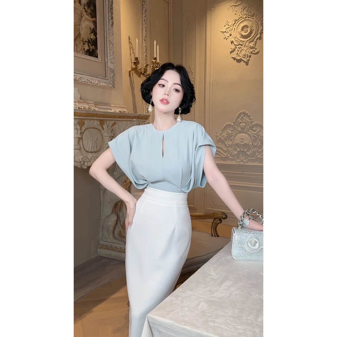 LYXJ【莫拉蒂冰湖】夏季收腰透气冰川蓝上衣11178