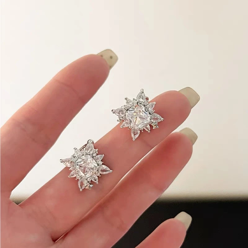 合金耳饰 超闪高级感星星耳夹女小众冷淡风耳骨夹无耳洞耳饰潮