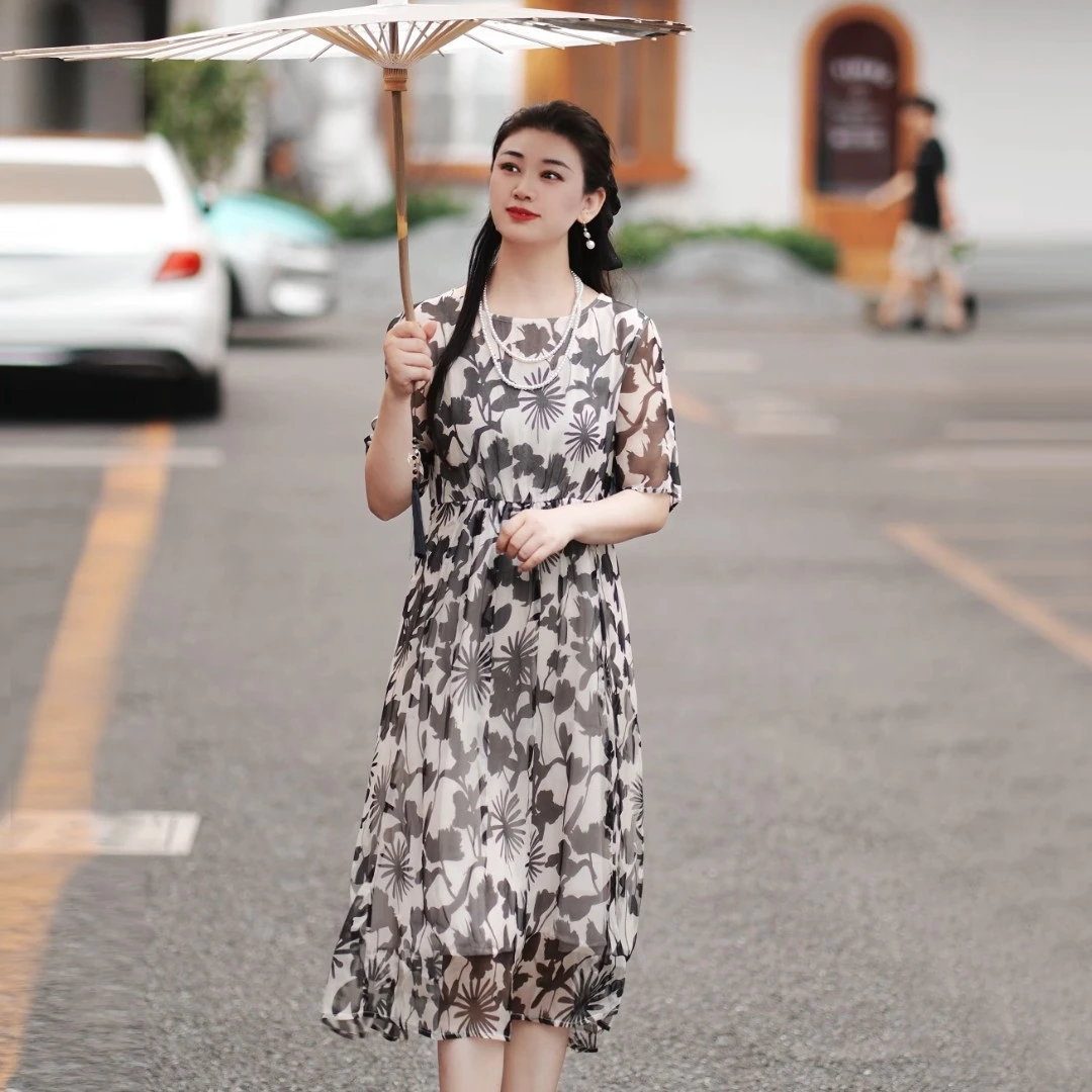 新款桑蚕丝国风妈妈装优雅气质女装洋气宽松遮肉显瘦中老年连衣裙