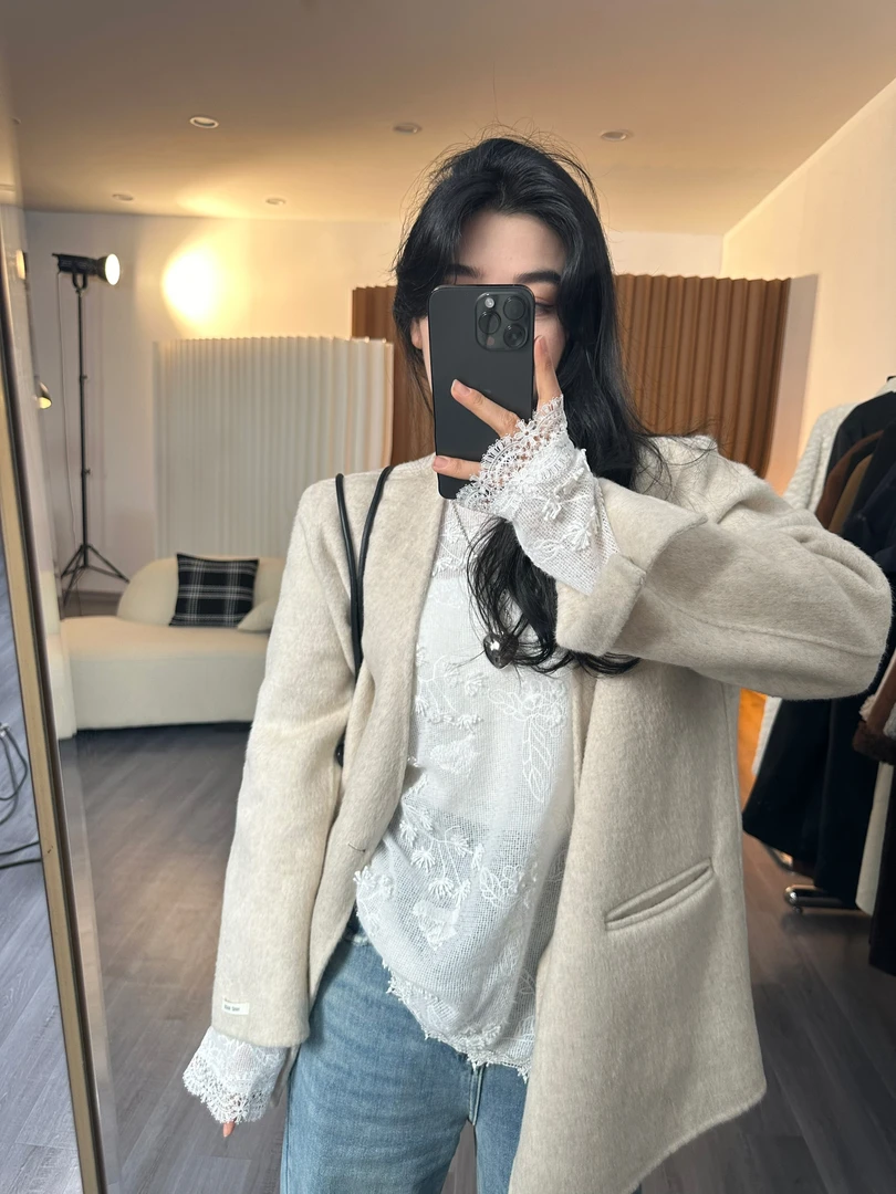 【SYPRETTY】晶喜来袭新品气质V领一粒扣腰带双面毛呢外套2410216