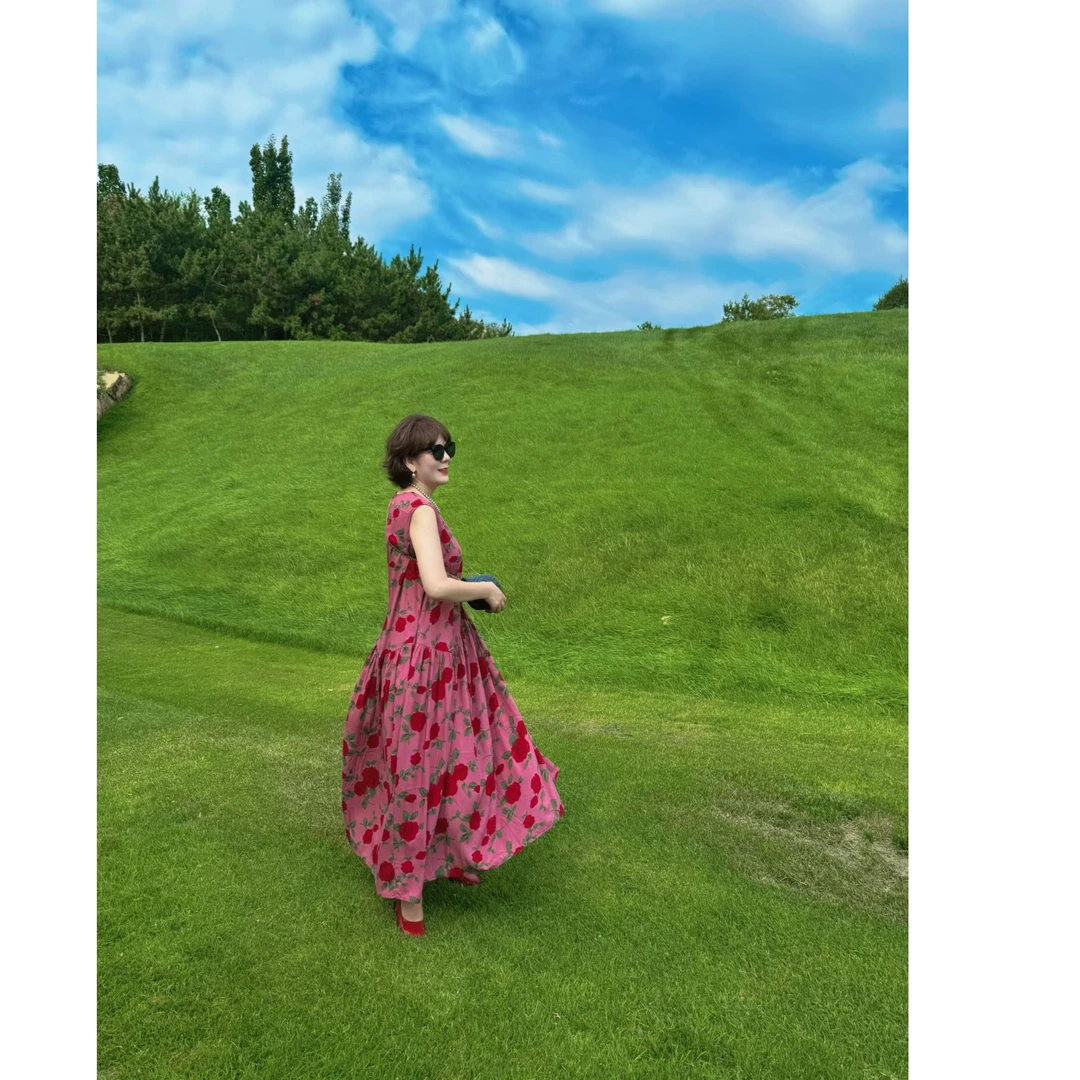 木子静−【玫瑰的故事】夏日多巴胺穿搭真的很出片的一件绵绸连衣裙