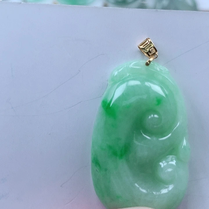 翡翠吊坠(不含链)18K金镶嵌