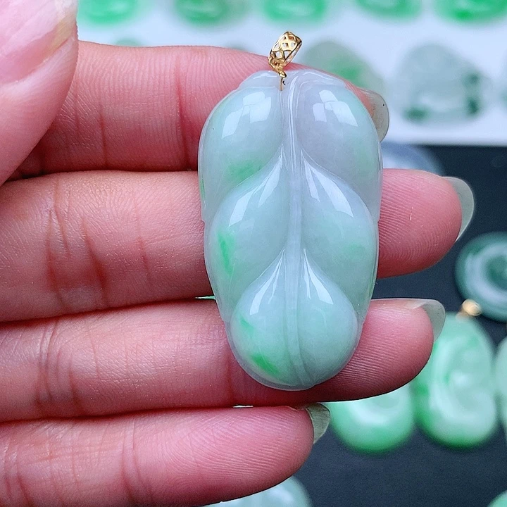 翡翠吊坠(不含链)18K金镶嵌