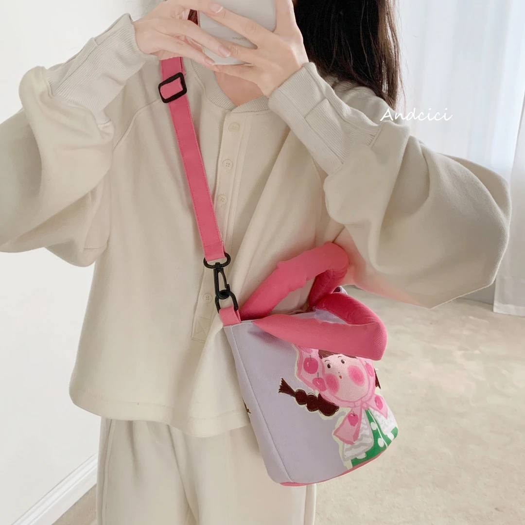 ANDCICI@设计师原创~苹果女孩紫斜挎包水桶包单肩包帆布包手提包