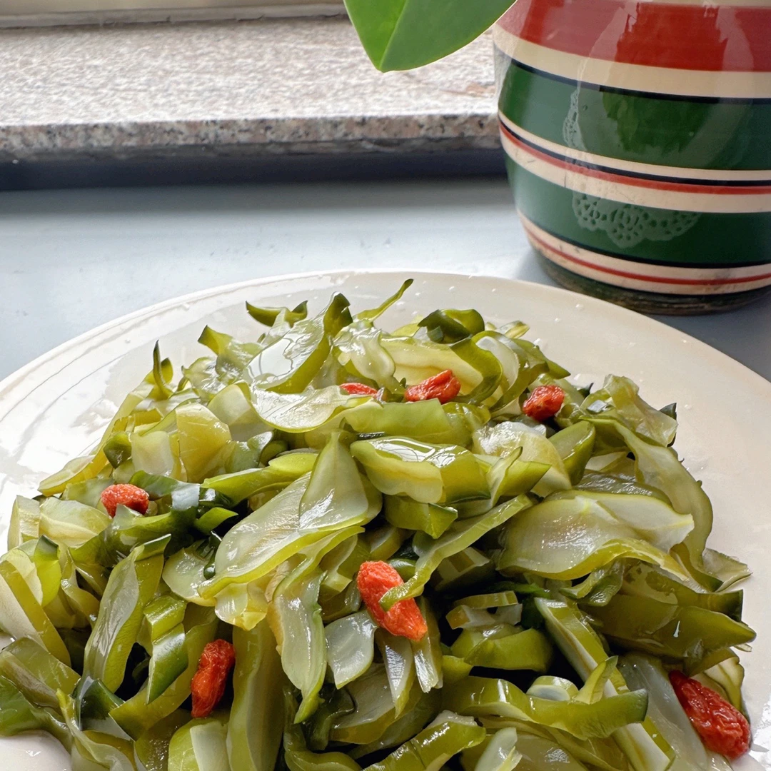 2025年春季头茬盐渍裙带嫩梗切片（五斤）