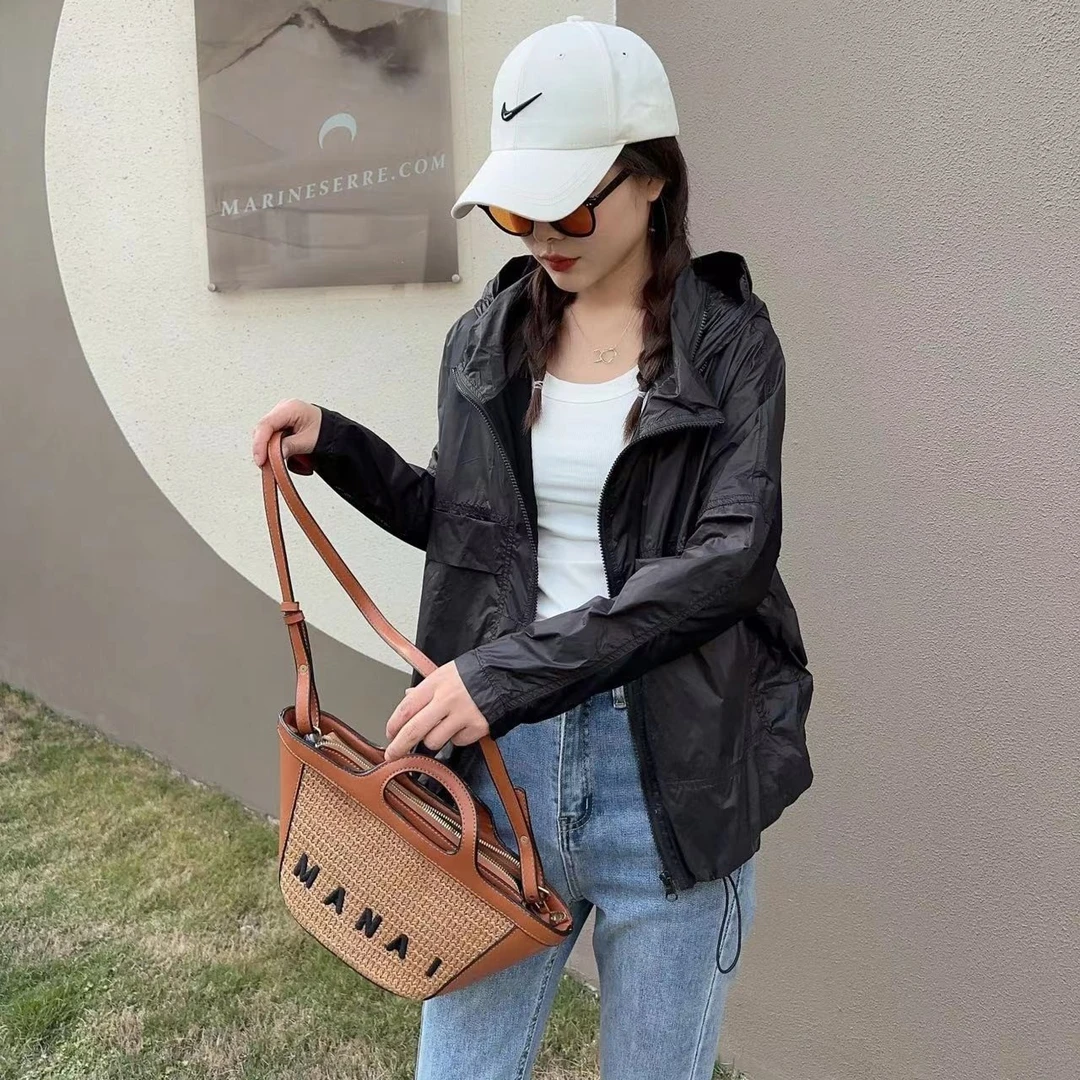 外套连帽韩版休闲时尚百搭短款宽松黑色轻薄女士防晒衣潮流运动