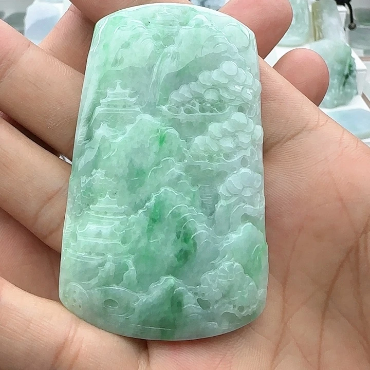 翡翠颈饰未镶嵌翡翠