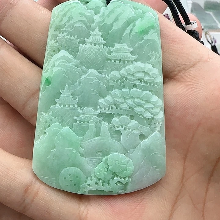 翡翠颈饰未镶嵌翡翠