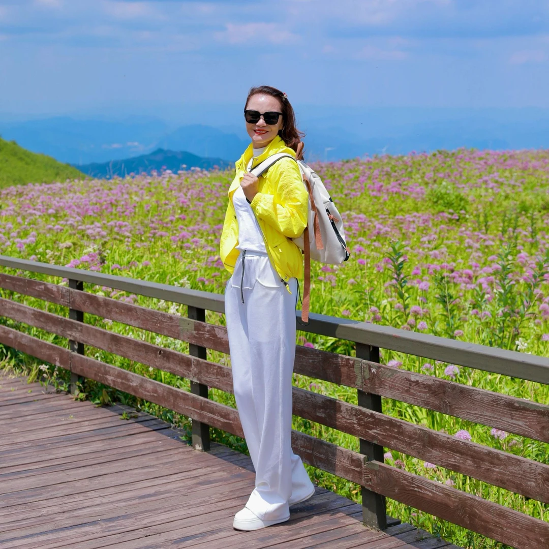 秋装搭配一整套时尚休闲运动套装女黄色薄款外套时髦直筒裤两件套