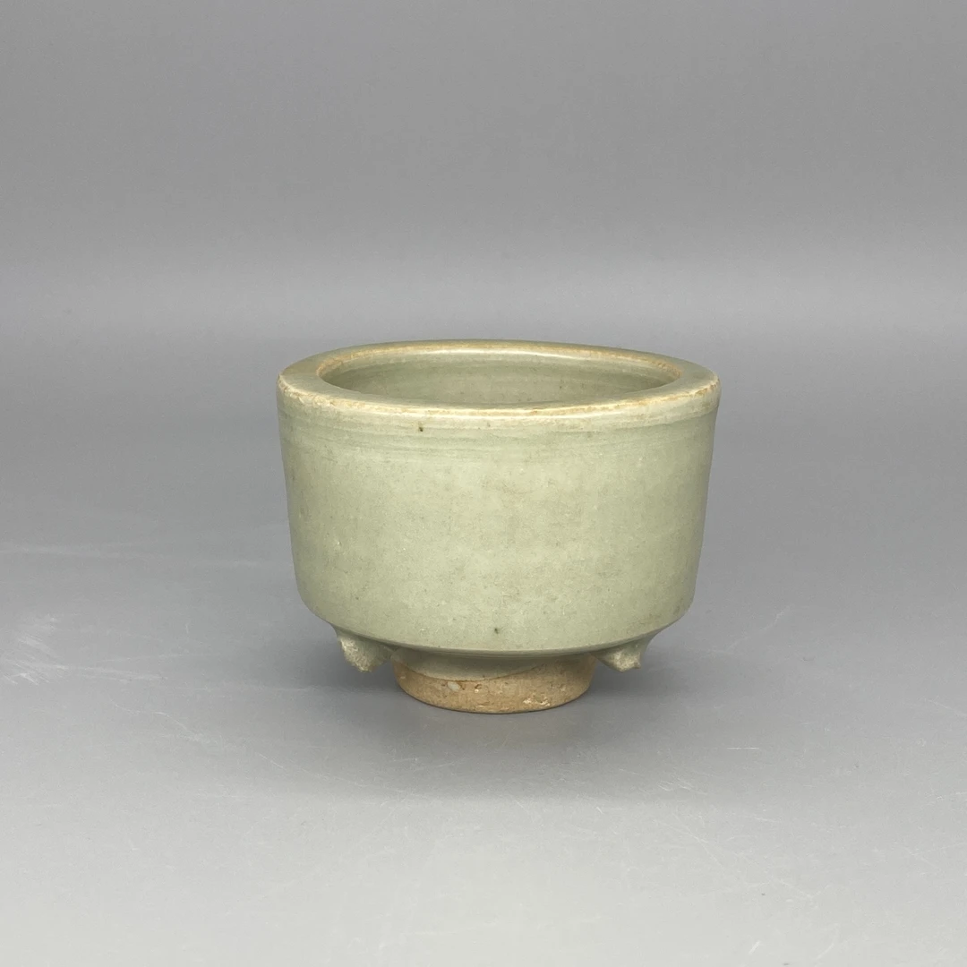 32408002*明龙泉窑青瓷三足炉/瓷器三/江苏省文物总店