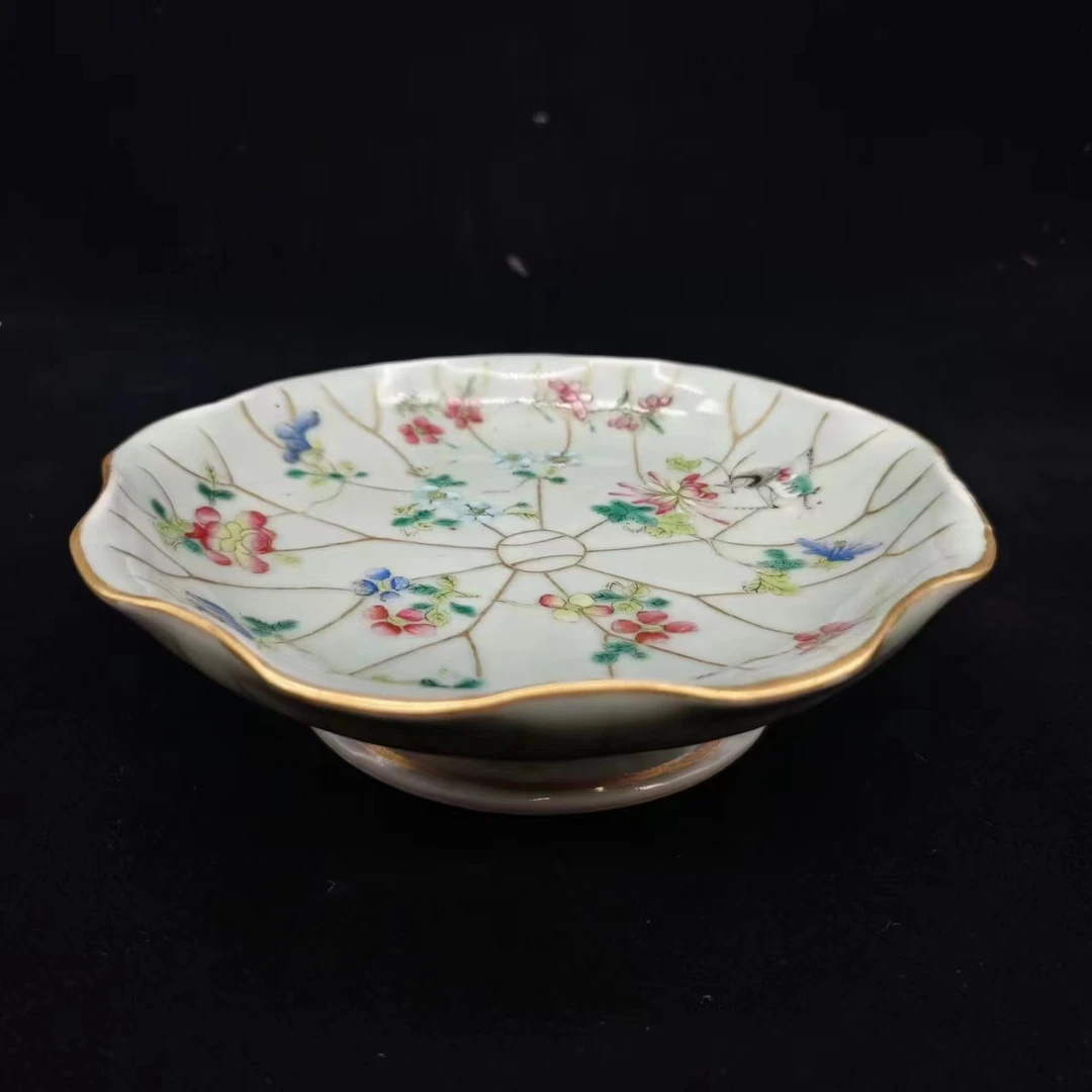 7122221*清同治冬青釉粉彩花卉纹花口盘/瓷器七/江苏省文物总店